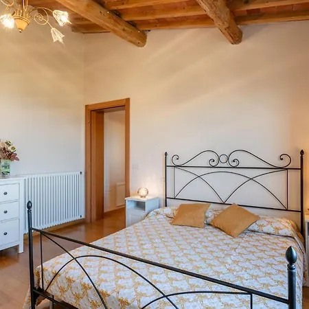 Вилла Adora Serravalle Pistoiese